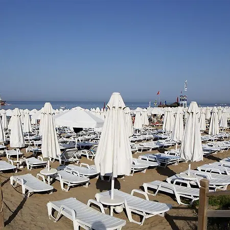 Larissa Club אתר נופש
