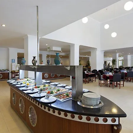 Larissa Club منتجع 4*