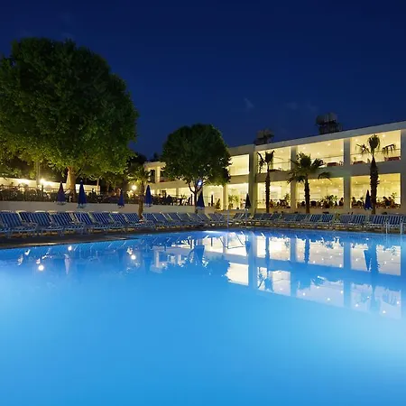 Θέρετρο Larissa Club 4*